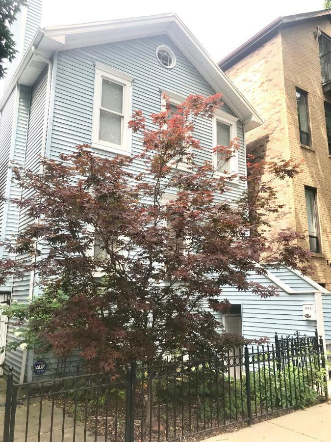 3 Bedroom Spacious Home In Ideal Location W Free Parking Back Yard Pets Welcome Чикаго Экстерьер фото